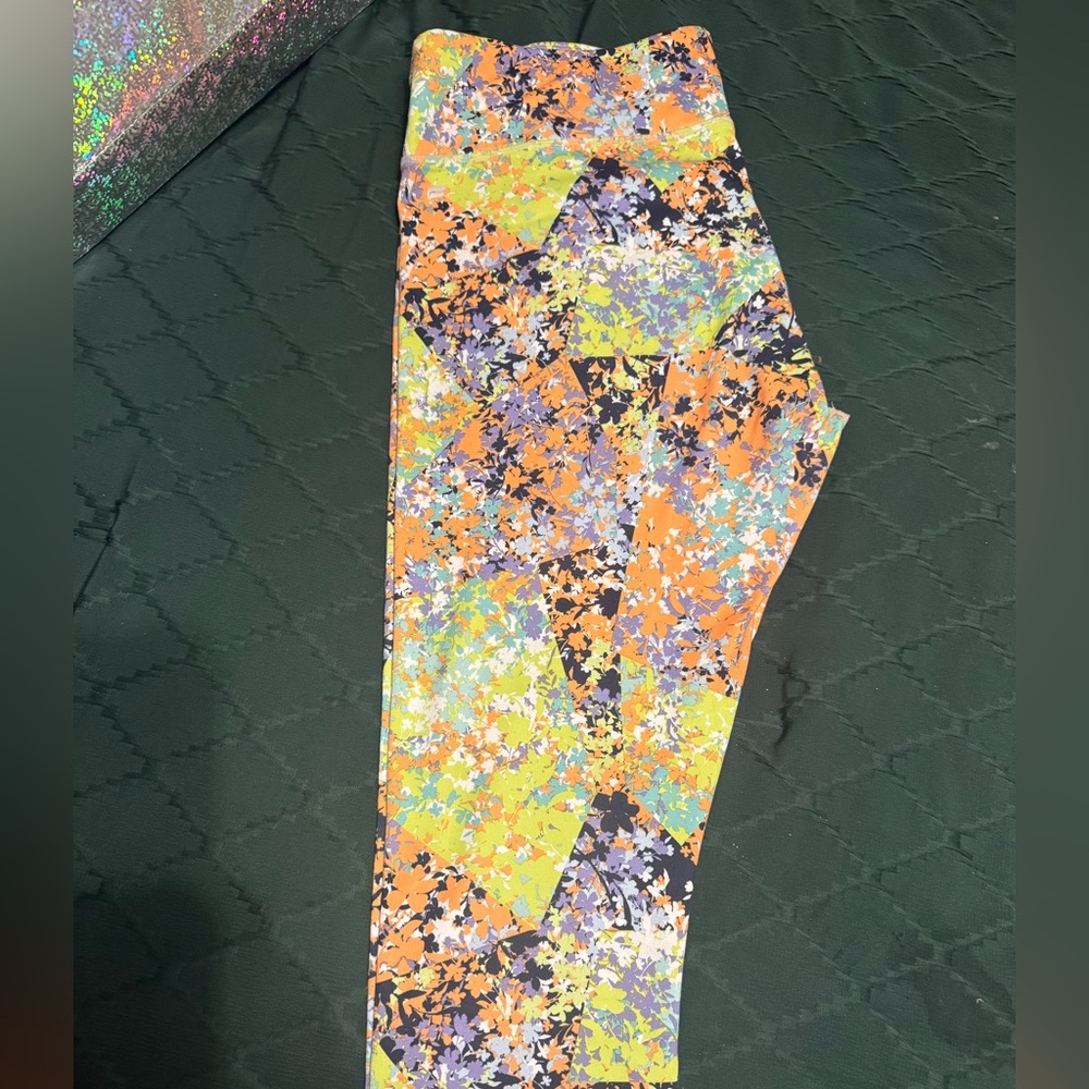 Fabletics Multicolor Abstract Leggings